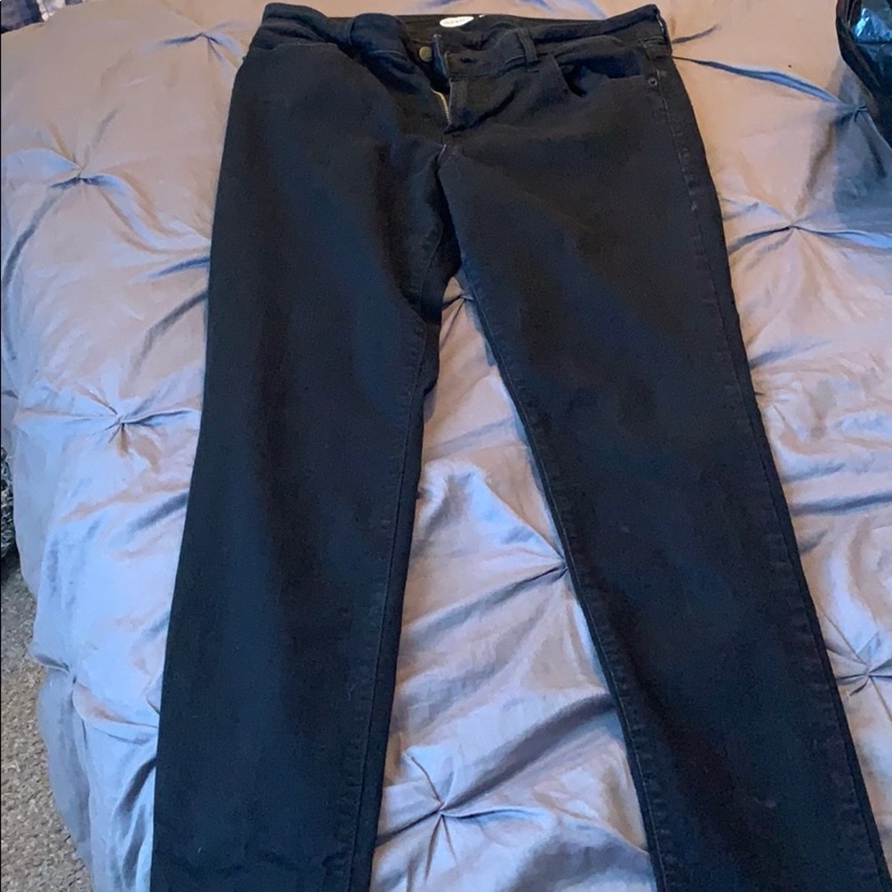 Women’s skinny jeans.